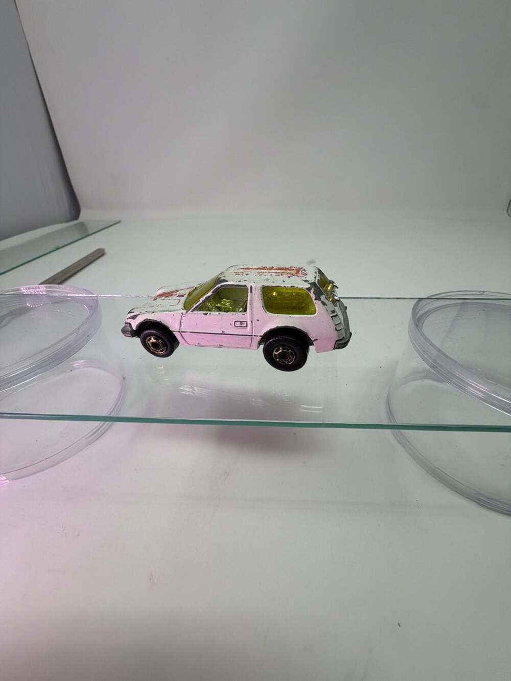 Vintage Hot Wheels 1977 Packin' Pacer AMC Diecast Toy Car White with Yellow Glas
